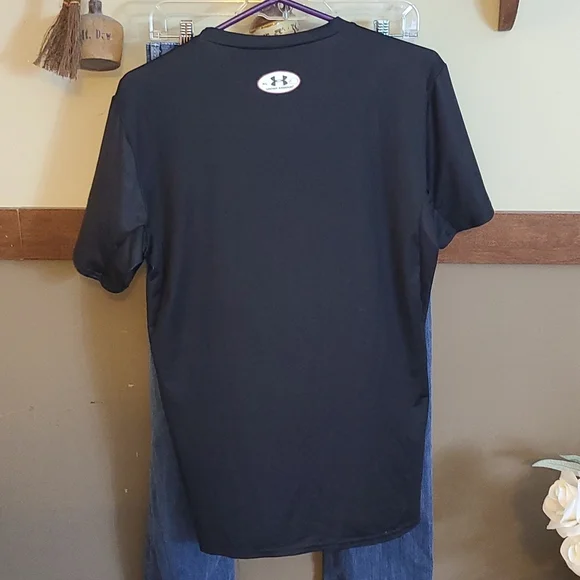 Youth Under Armour Tshirt Size XL - Picture 4 of 4